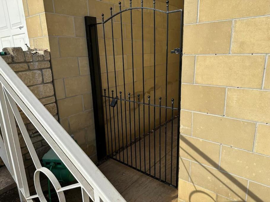 The Retreat, Luxury Studio Apartment In Bath With Parking Екстер'єр фото